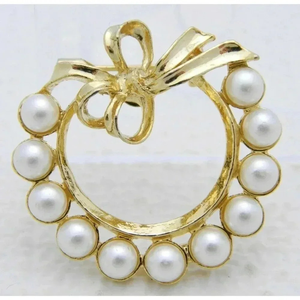 GERRY's Signed Gold Tone Faux Pearl Bow